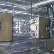 C 型板夾具機構